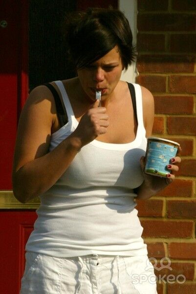 Jade Goody - tetas, pokies, culo, gordita,