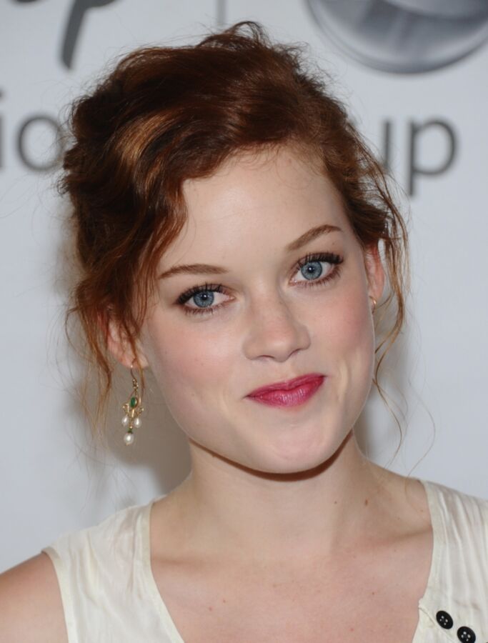 Celeb Jane Levy