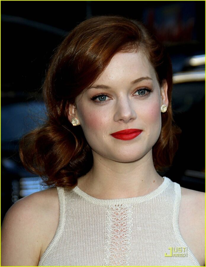 Celeb Jane Levy