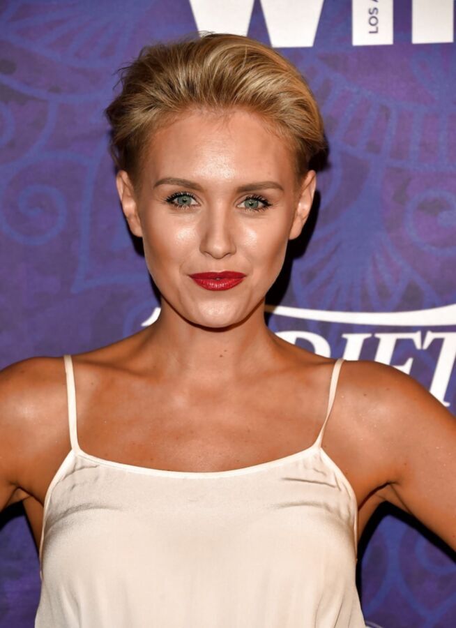 Mega-Sammlung von Nicky Whelan