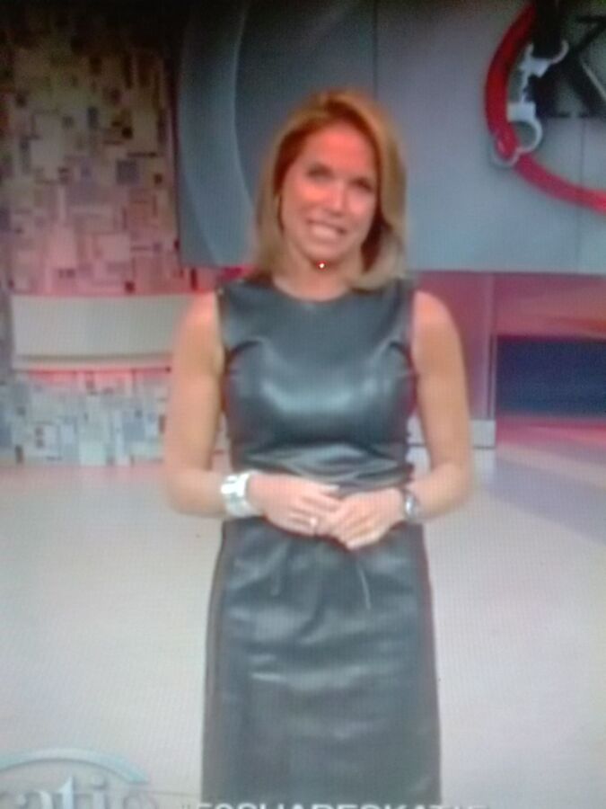 Katie Couric - Vestido de couro