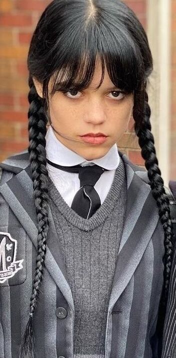 die neue Wednesday Addams hat so verdammt geile Blaslippen