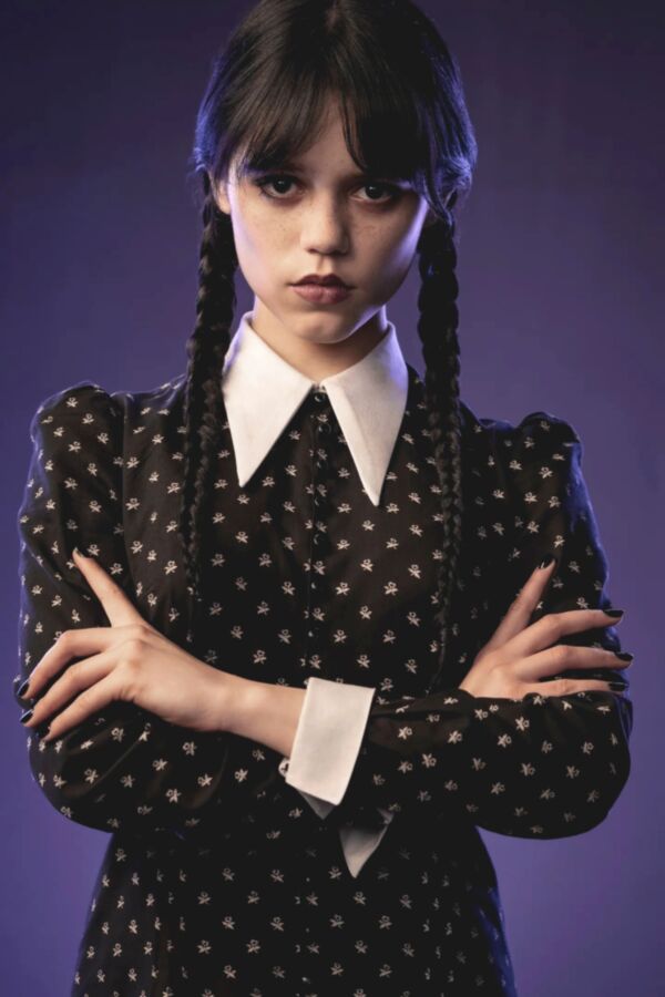 die neue Wednesday Addams hat so verdammt geile Blaslippen