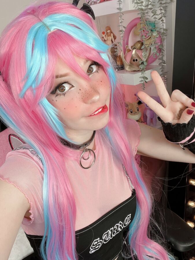 Belle Delphine - Bubble gum emo part one