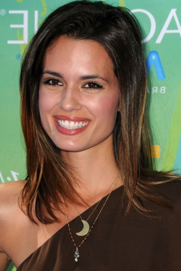 Torrey DeVitto/atriz americana