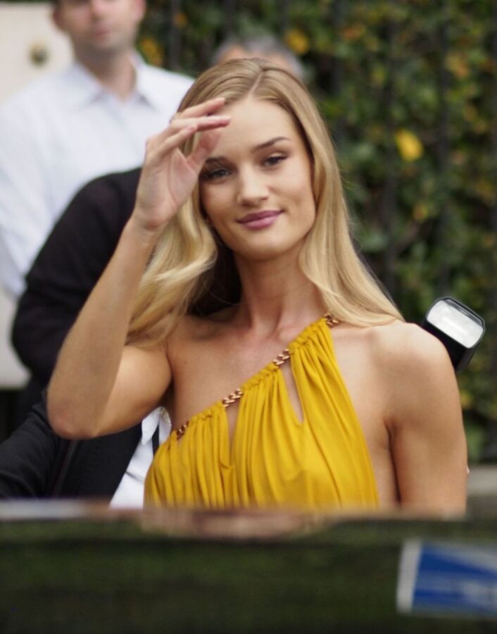 Rosie Huntington-Whiteley - amfAR&#;s