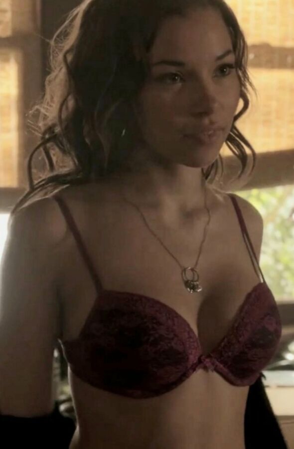 Jessica Parker Kennedy - Círculo Secreto