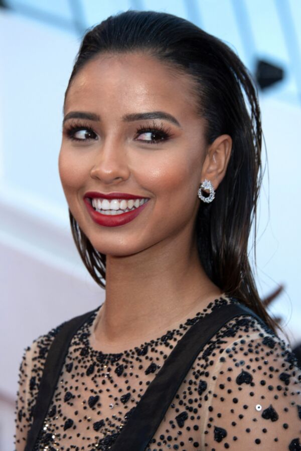 Flora Coquerel / French Model