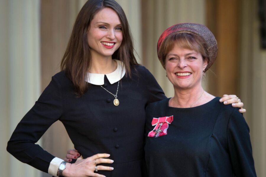 Janet Ellis y Sophie Ellis Bextor - coño famoso madre/hija