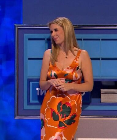 Rachel Riley.BIG PEITO LOIRA MILF