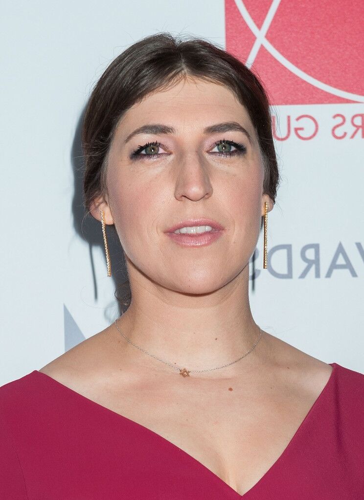 Titten Mayim Bialik