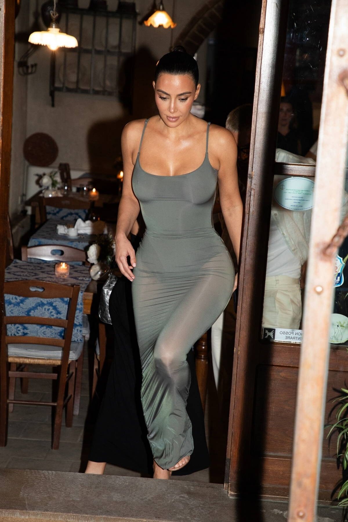 Kim Kardashian casual bimbo puta 3