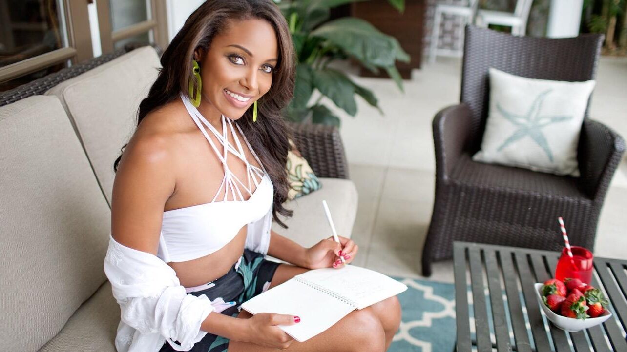 Brandi Rhodes just relaxing and looking fine