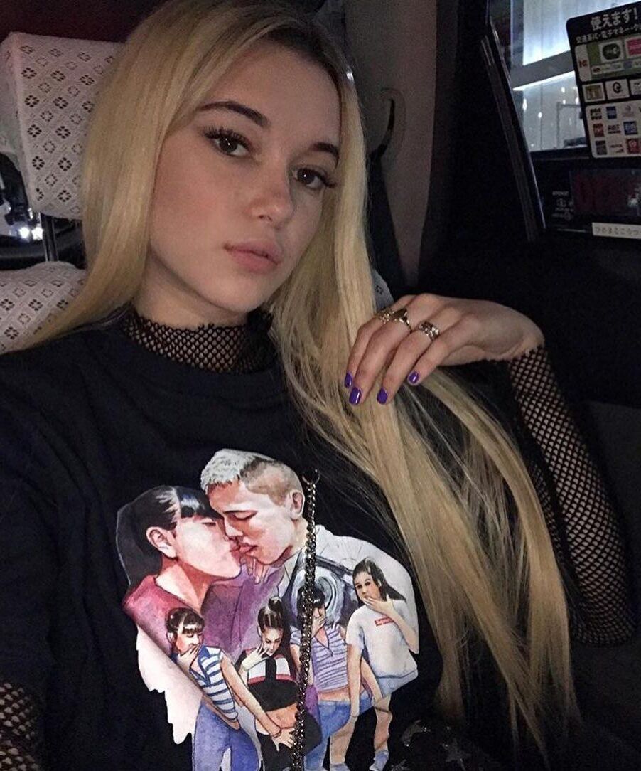 Sarah Snyder is a cute little slut 2