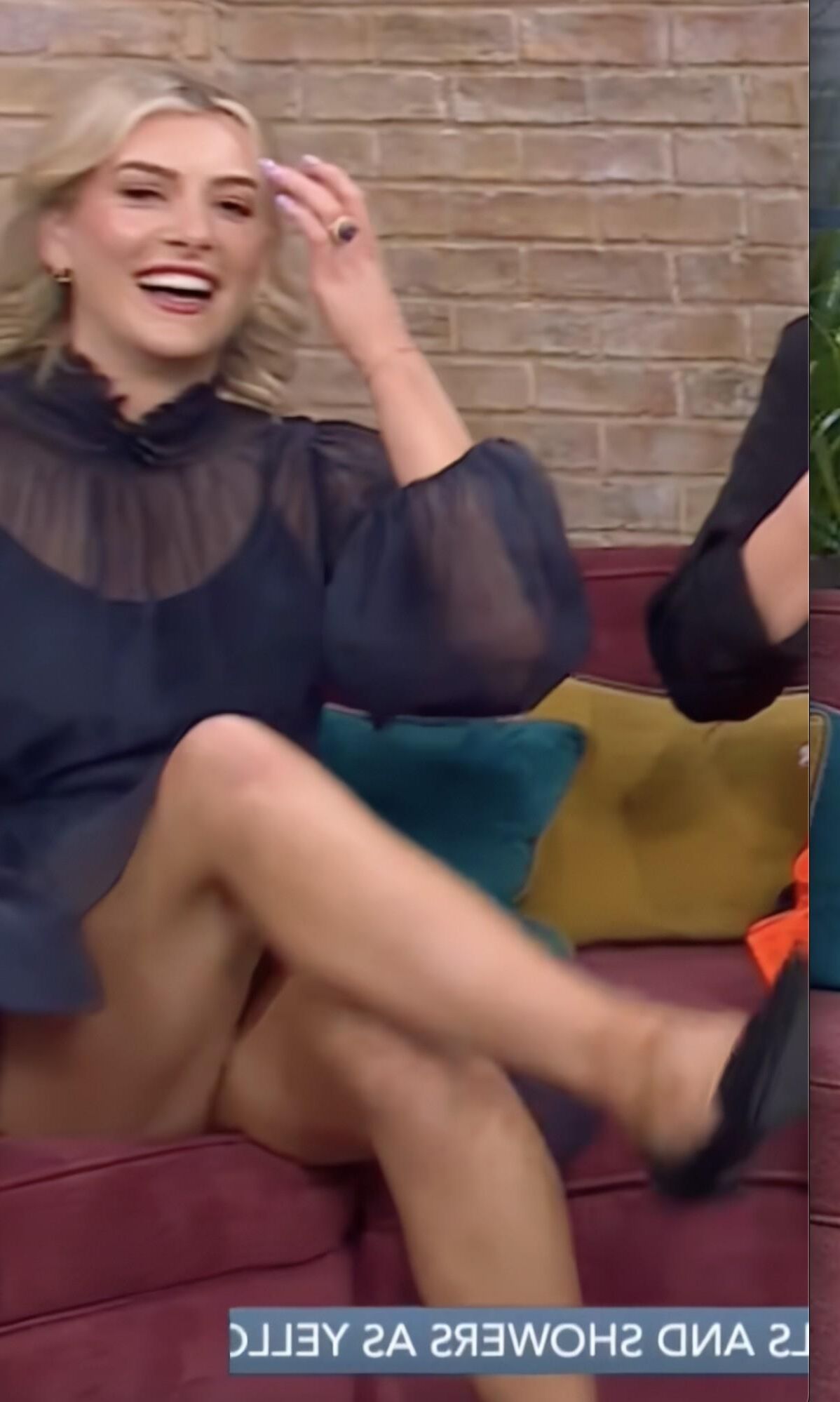 Irish Celebs   Upskirts 