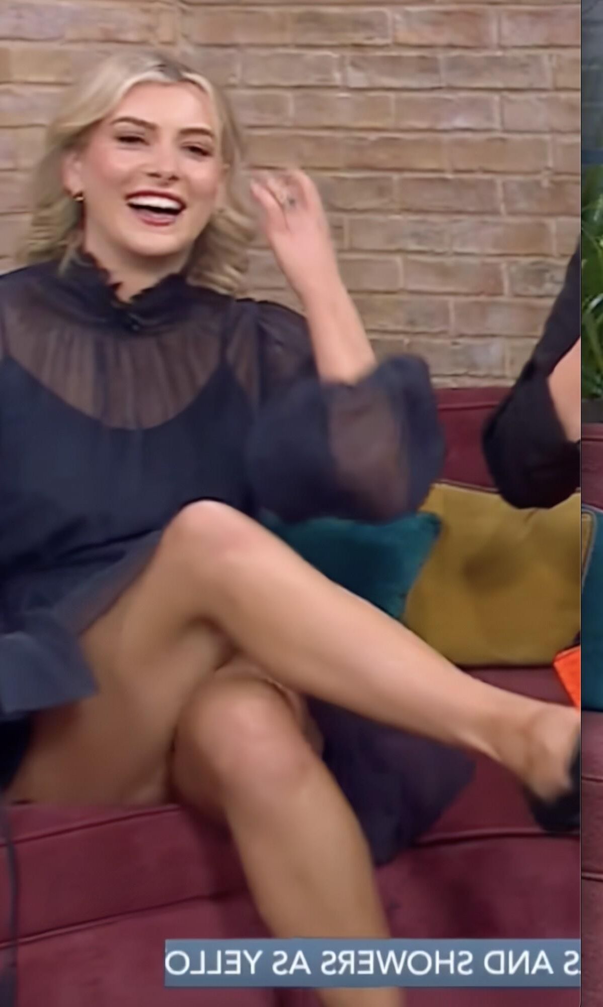 Irish Celebs   Upskirts 