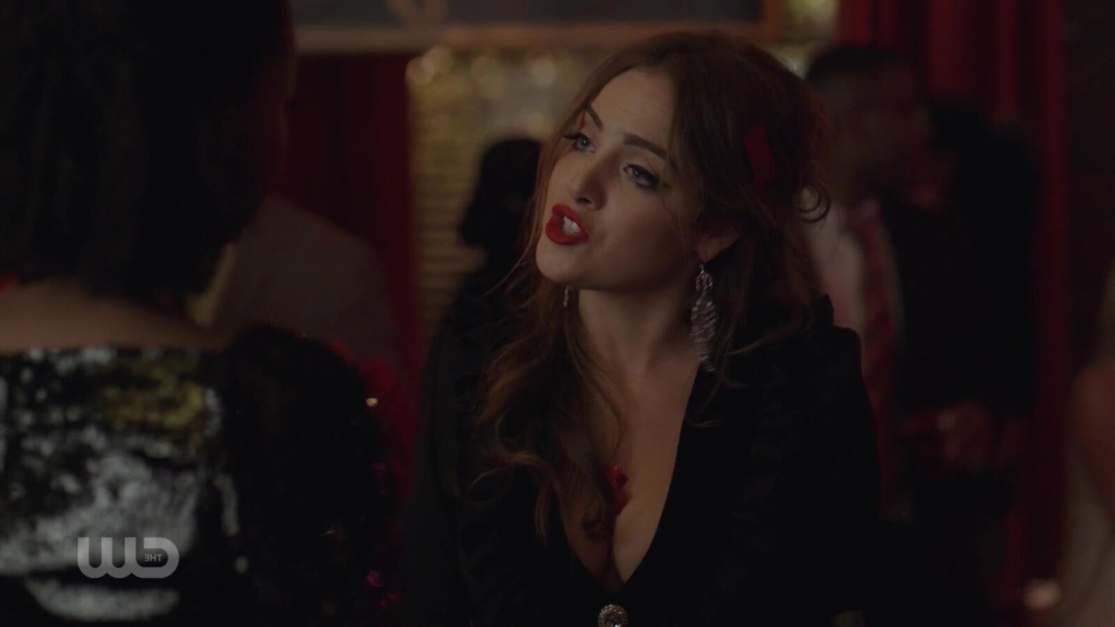 Elizabeth Gillies 2