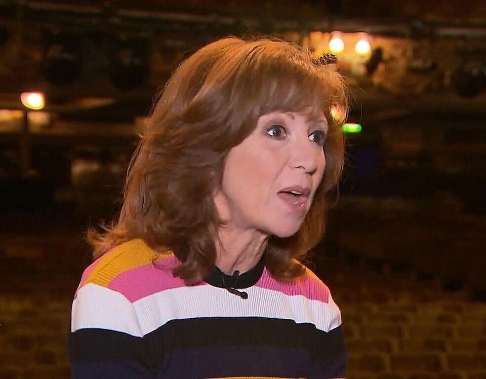 Dê uma punheta com BONNIE LANGFORD