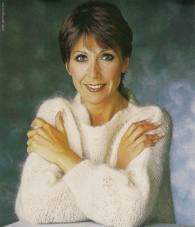 Desfrute de uma punheta com ANITA HARRIS