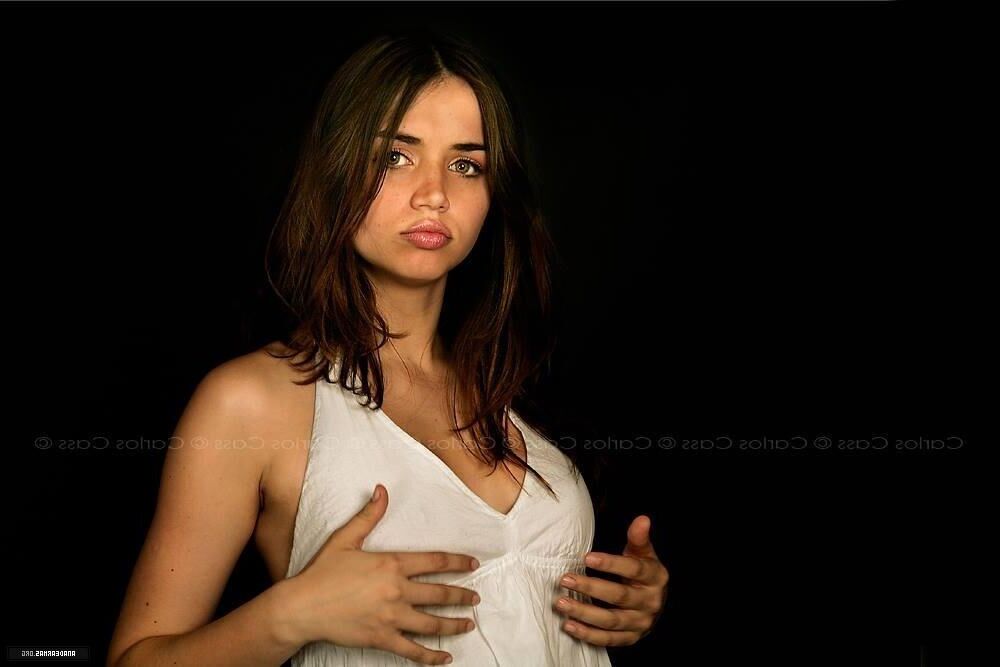 Ana de Armas is beautiful 1