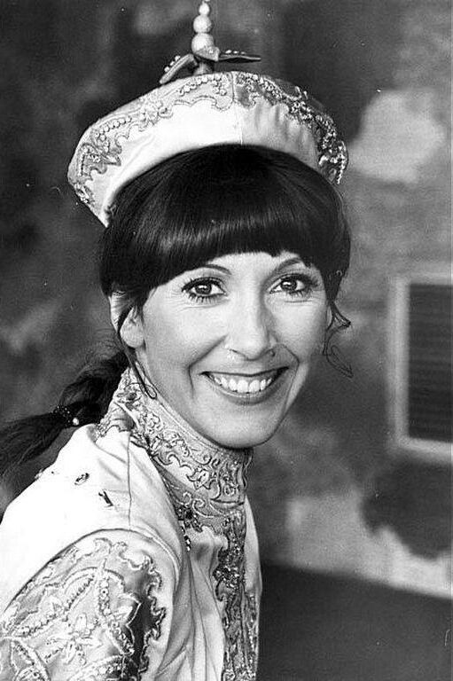 Desfrute de uma punheta com ANITA HARRIS