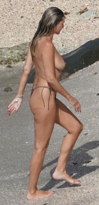 Heidi Klum Topless and Hottt