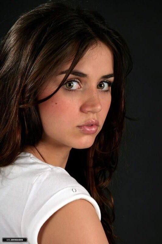 Ana de Armas es hermosa 1