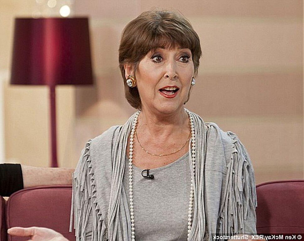 Desfrute de uma punheta com ANITA HARRIS