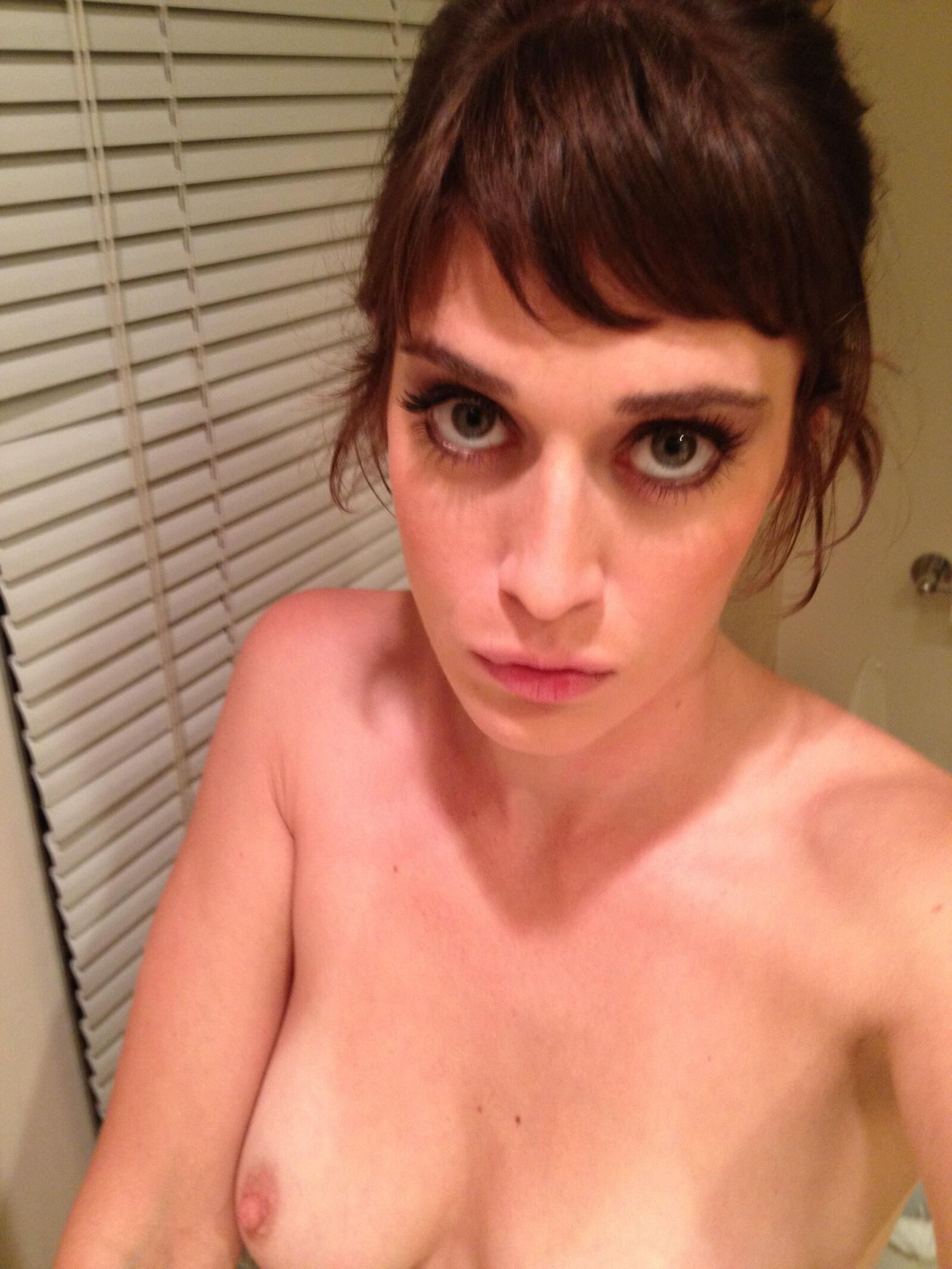 Lizzy Caplan