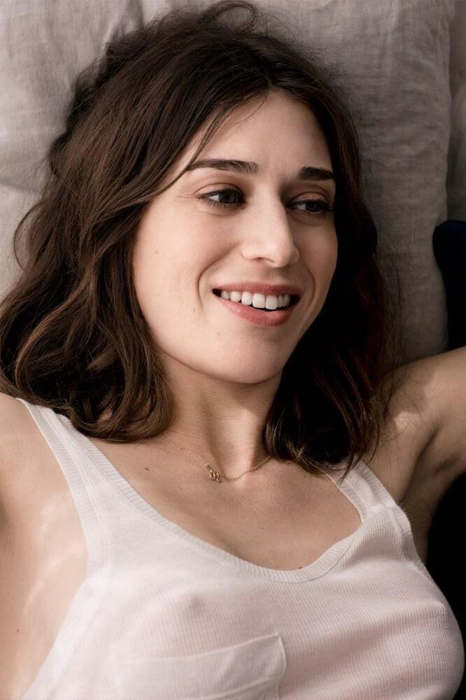 Lizzy Caplan