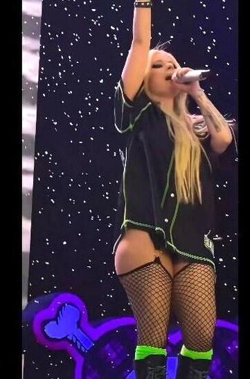 Avril Lavigne saias 2