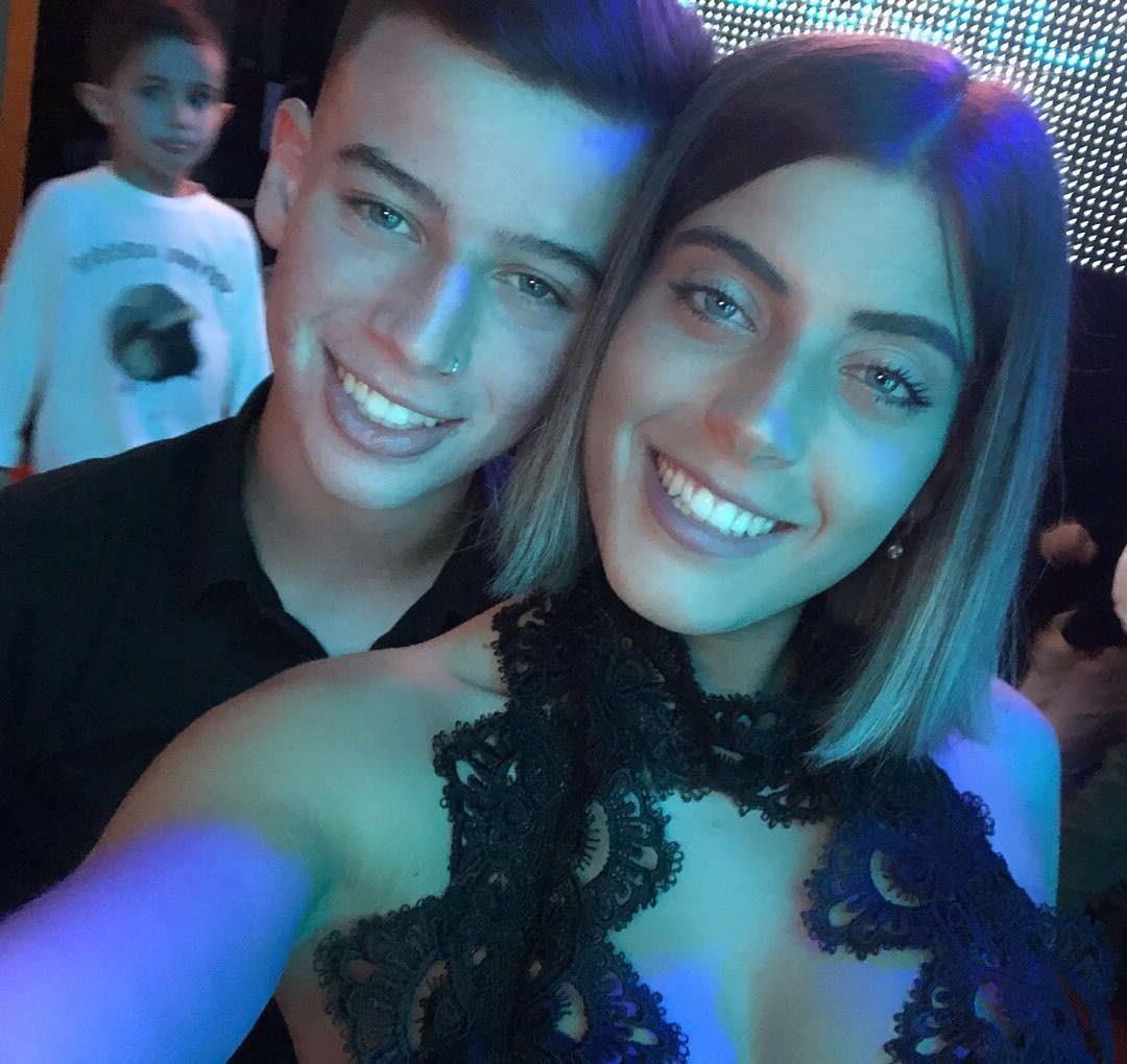 Peituda modelo israelense interracial