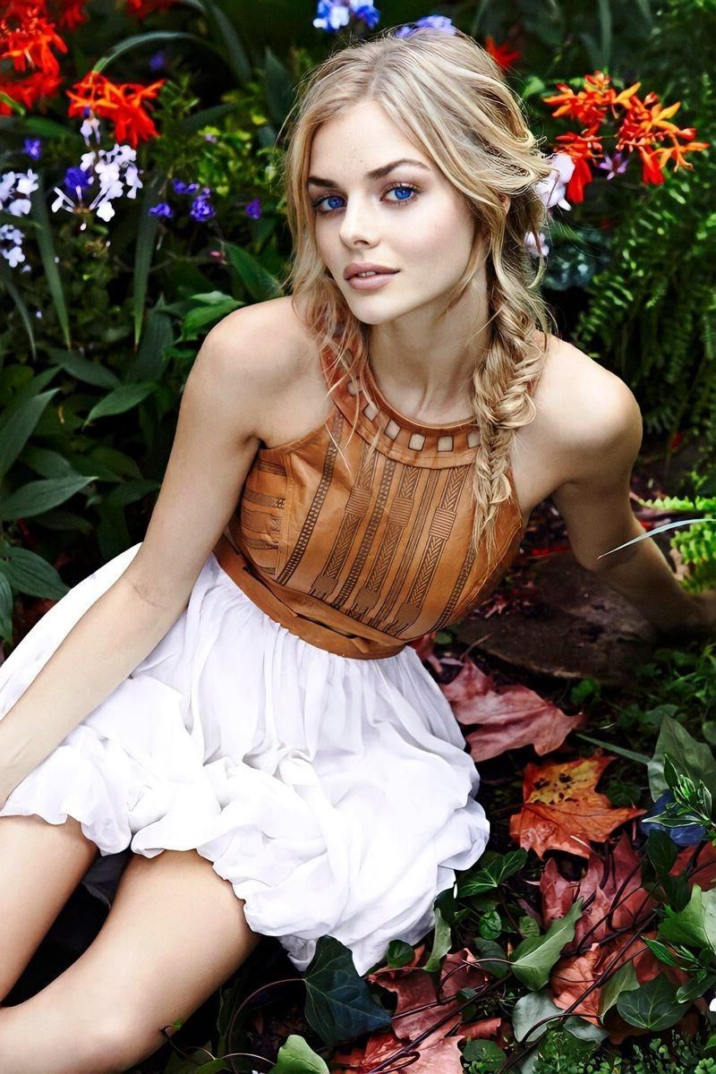 Samara Weaving Hottness