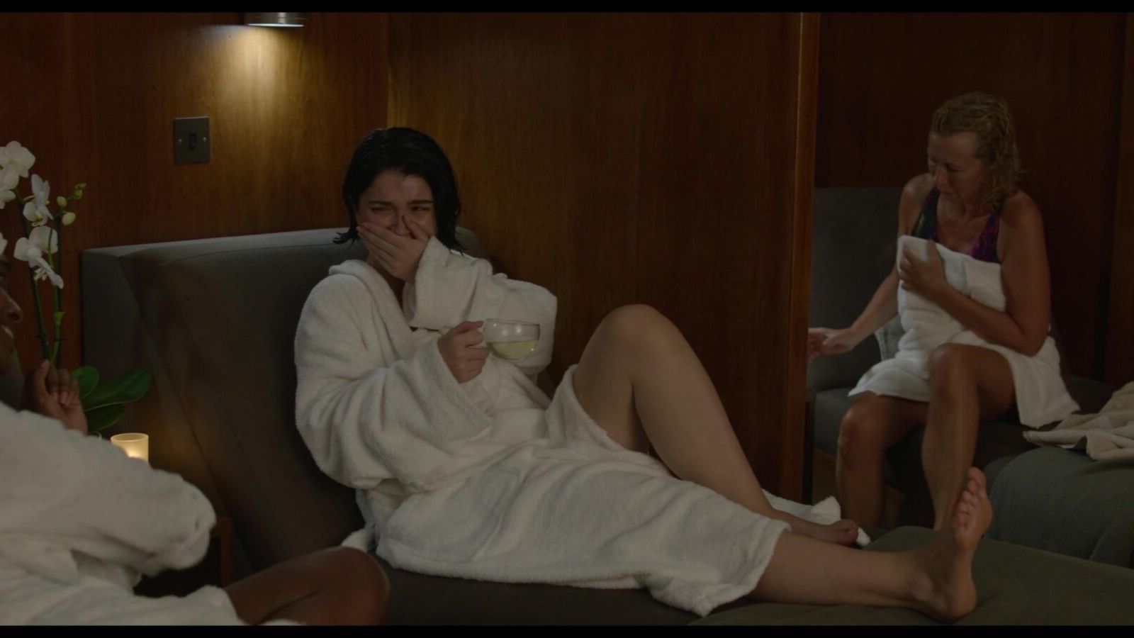 Beauty & Feet: Eve Hewson