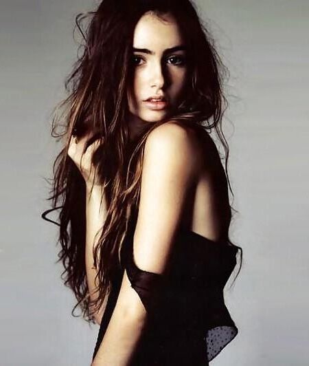 Lily Collins tão sexy