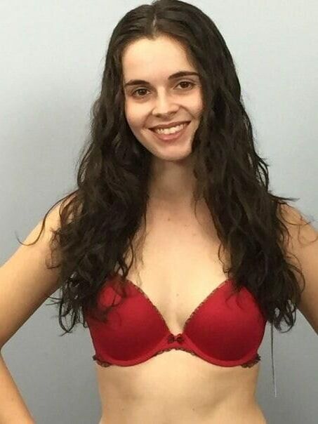 Vanessa Marano est chaude 2