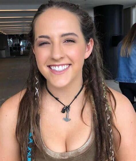 Sarah Logan Photos