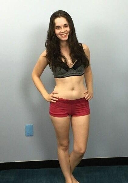 Vanessa Marano est chaude 2