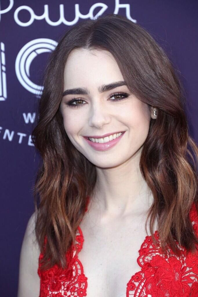 Lily Collins tão sexy