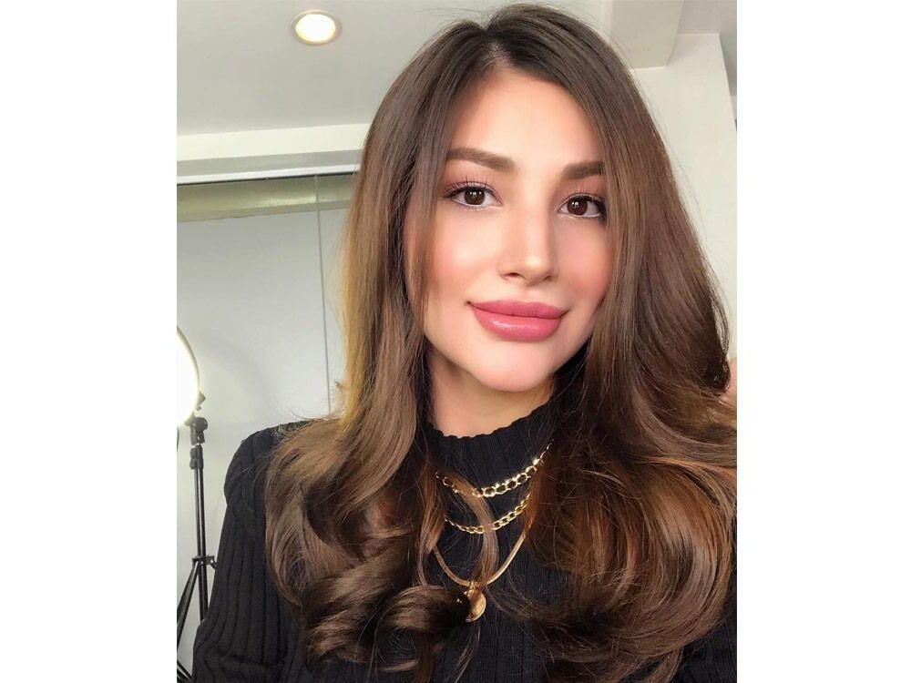 Atriz filipina Nathalie Hart