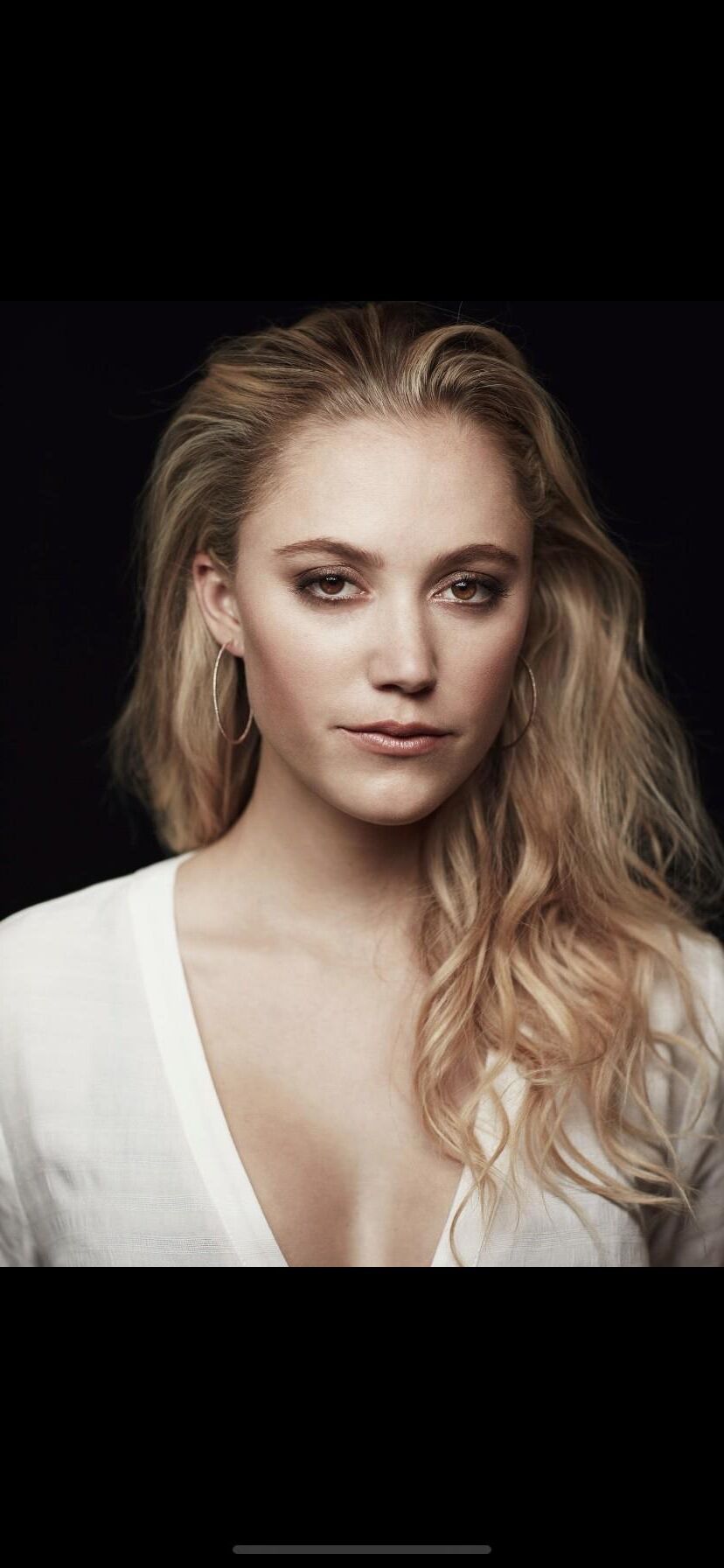 Maika Monroe est si chaude