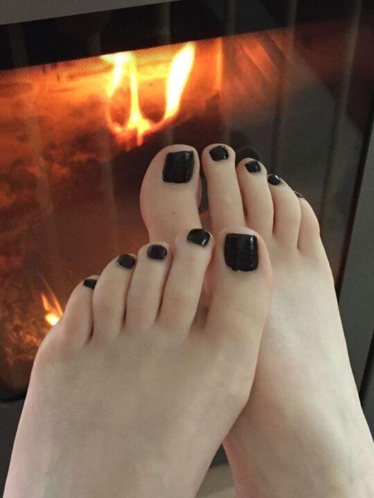 Feet and legs 1