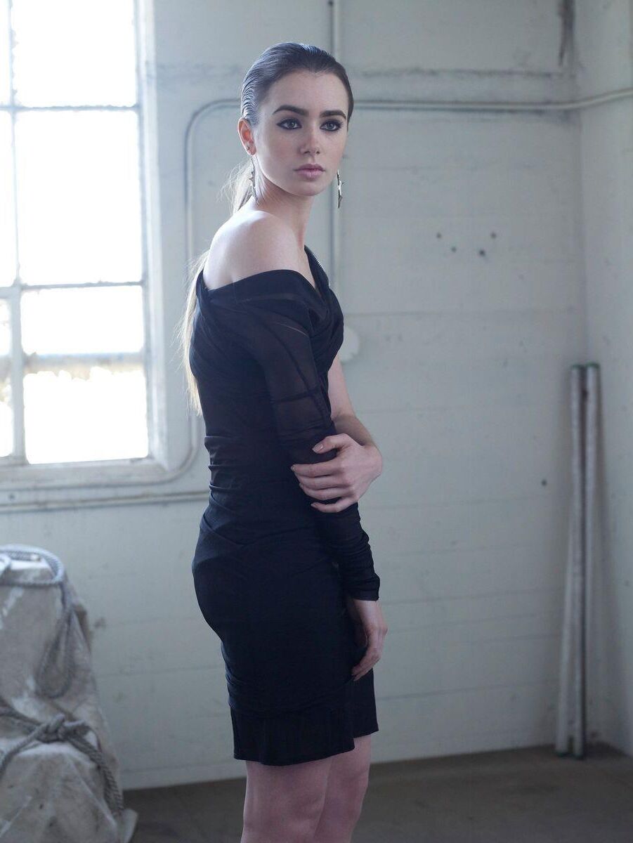 Lily Collins so so sexy 2