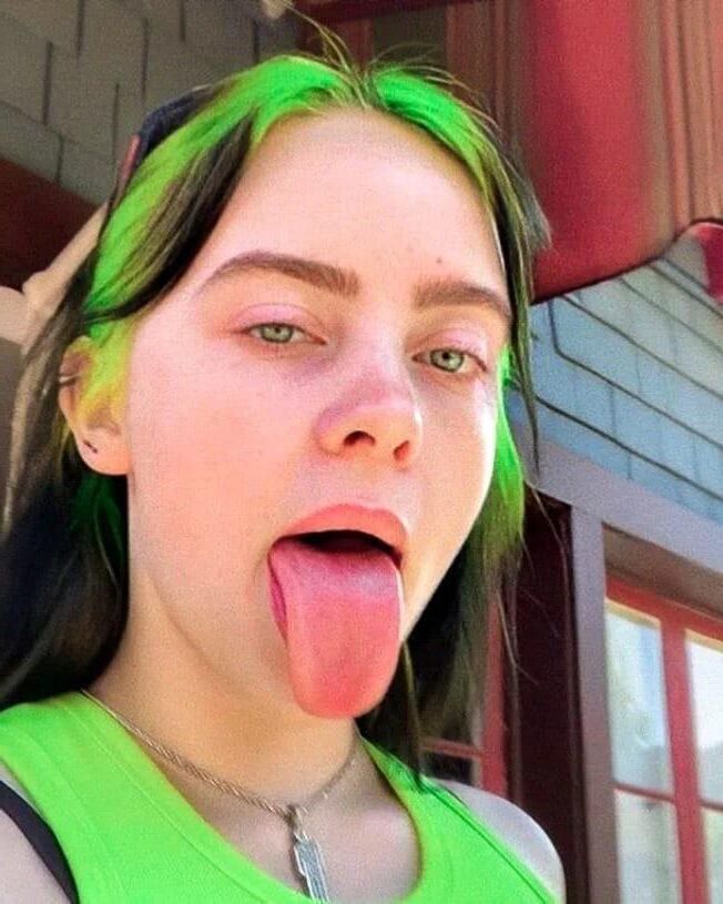 Billie Eilish cum alvo