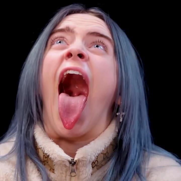 Billie Eilish cum alvo