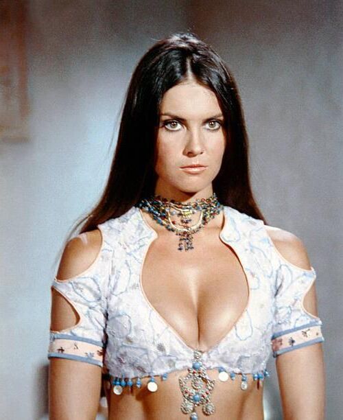 Caroline Munro causou dor no meu pulso