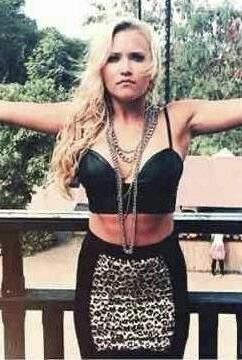 Deliciosa Emily Osment