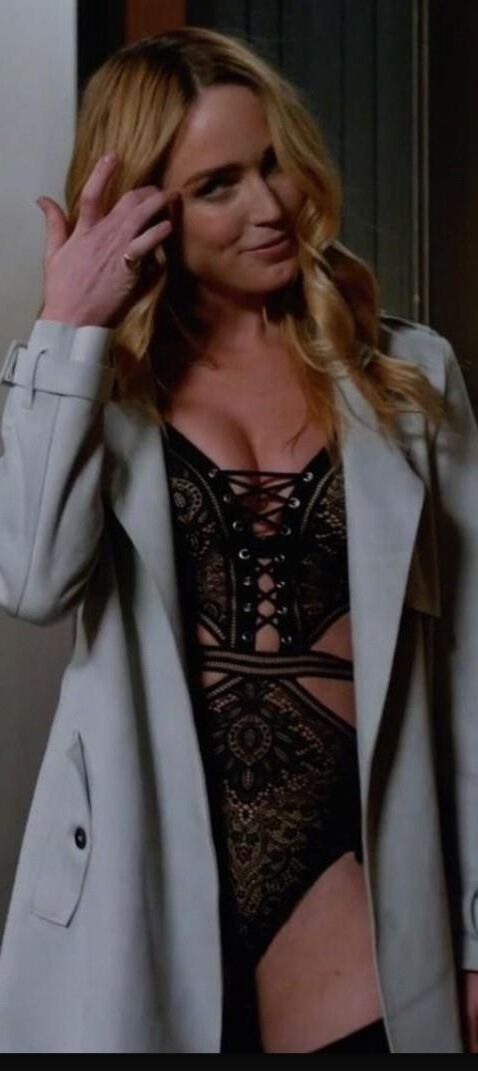 Caity Lotz Arrowverso