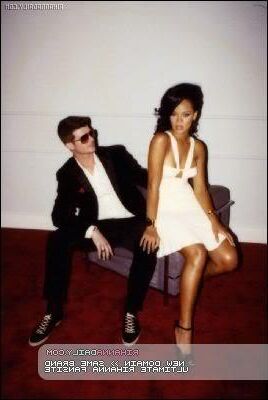 A sessão de fotos quente de Rihanna com Robin Thicke para a GQ