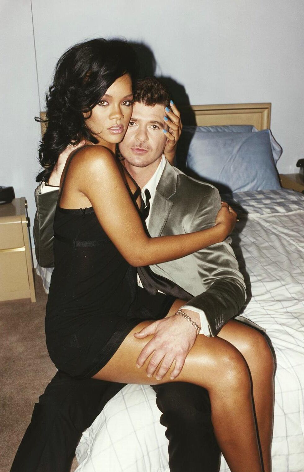 A sessão de fotos quente de Rihanna com Robin Thicke para a GQ